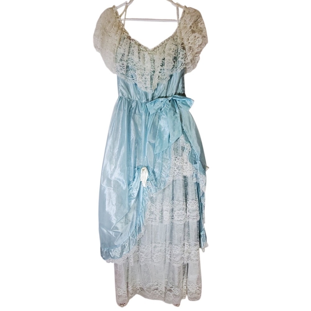 7576 * JC Penney Prairie Dress Lace Vintage 70s Prom Baby Blue Size 7/8